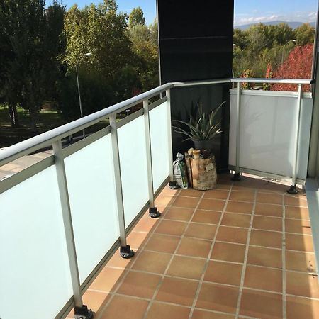 Skylinepamplona Apartment ภายนอก รูปภาพ