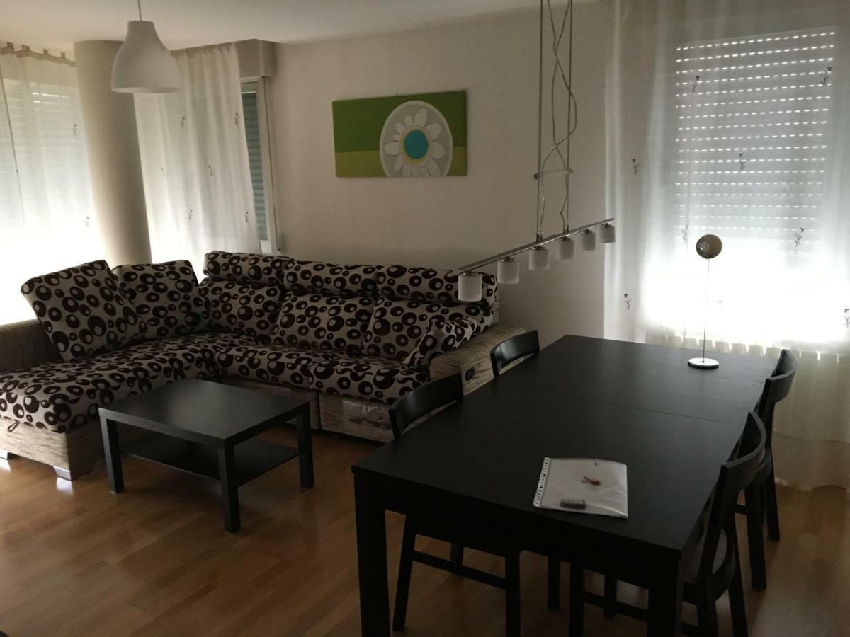 Skylinepamplona Apartment ภายนอก รูปภาพ